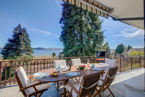 Belgirate Villa | Blooming Villa Cos with Garden and Lake View