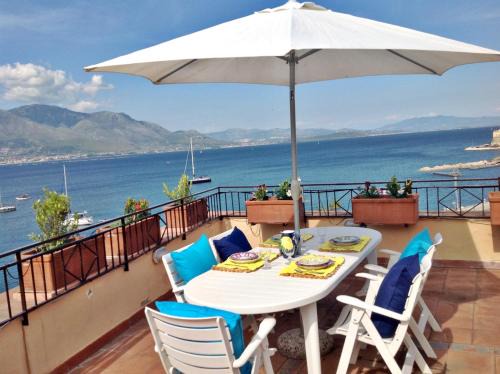 Gaeta Apartment | Blue Apartment