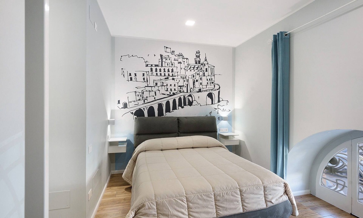 Historical Downtown Salerno Apartment | Blue Dream Suites – Atrani Room with Wi-Fi and Air Conditioning