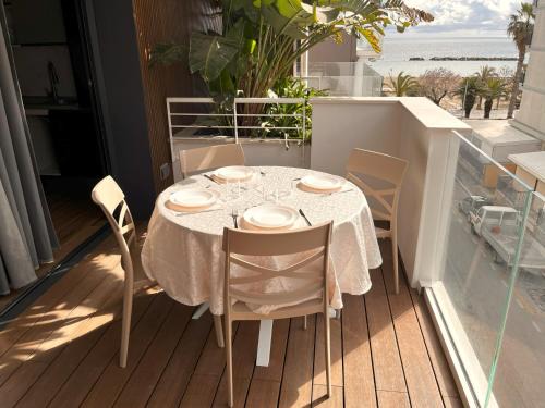 Porto d'Ascoli Apartment | BLUESuite - Nuovissimo trilocale a 30m dalla spiaggia, con terrazza sul mare e box