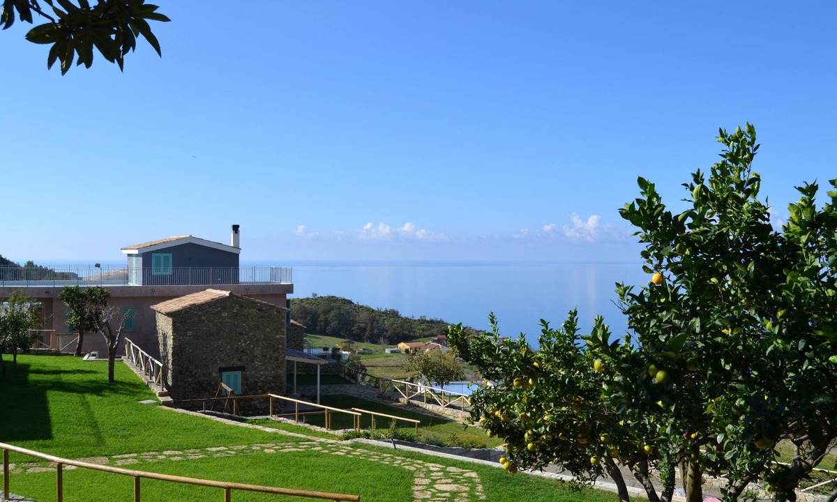 San Lucido Hotel | Borgo Rosso di Sera Resort Country Chic