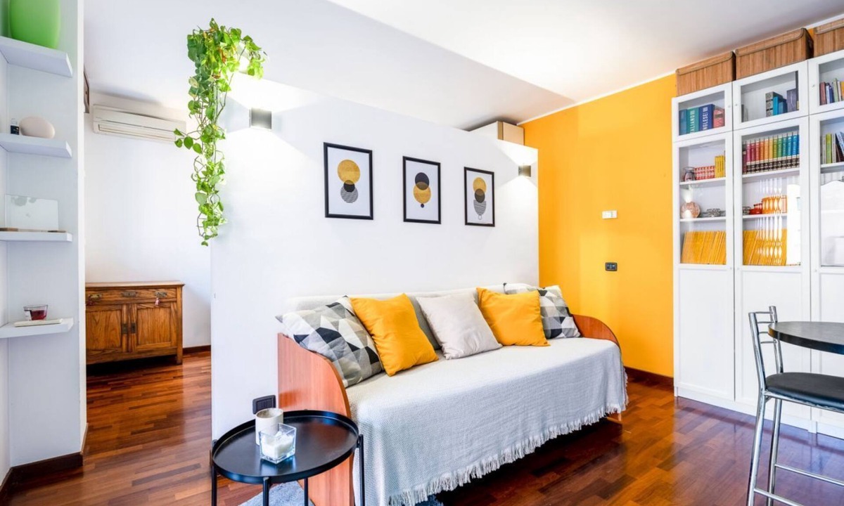 Calvairate Apartment | Bright and Quiet home with Terrace - M3 Lodi 10min