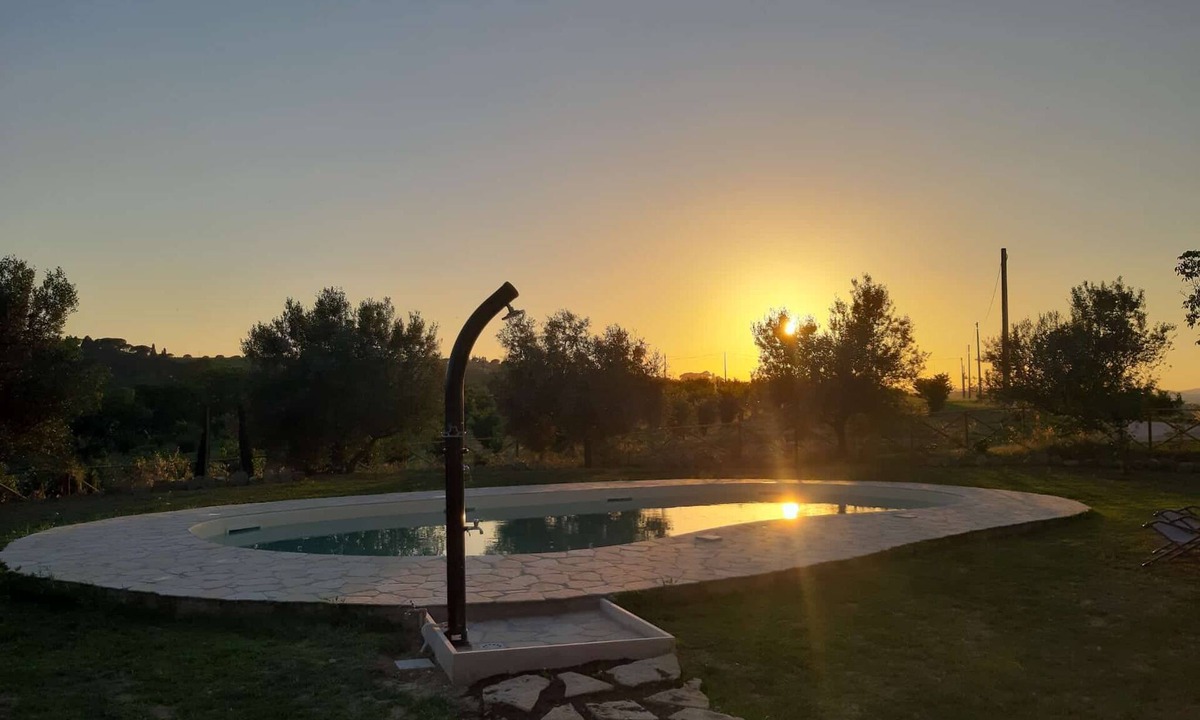 Brufa Apartment | Bright apartment in farmhouse with pool and view of Assisi
