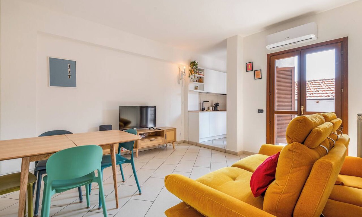 Stadera Apartment | Bright Milan Apartment | Downtown & Terrace