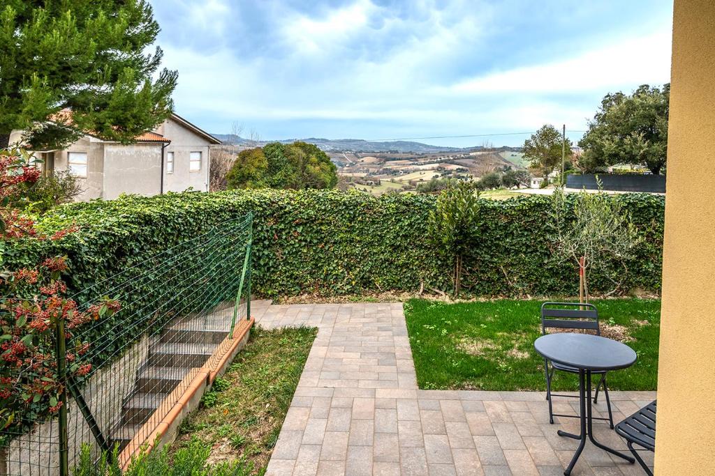 Camerano Apartment | C012 - Camerano, bilocale con doppi servizi e giardino panoramico