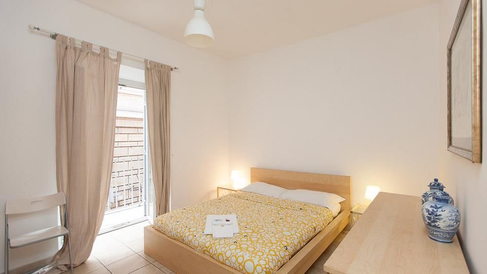 Roman Ghetto Apartment | Calderari Balcony Apartment