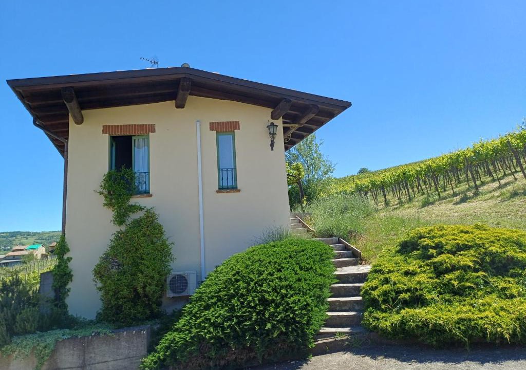 Montecalvo Versiggia House | Calice dei Cherubini