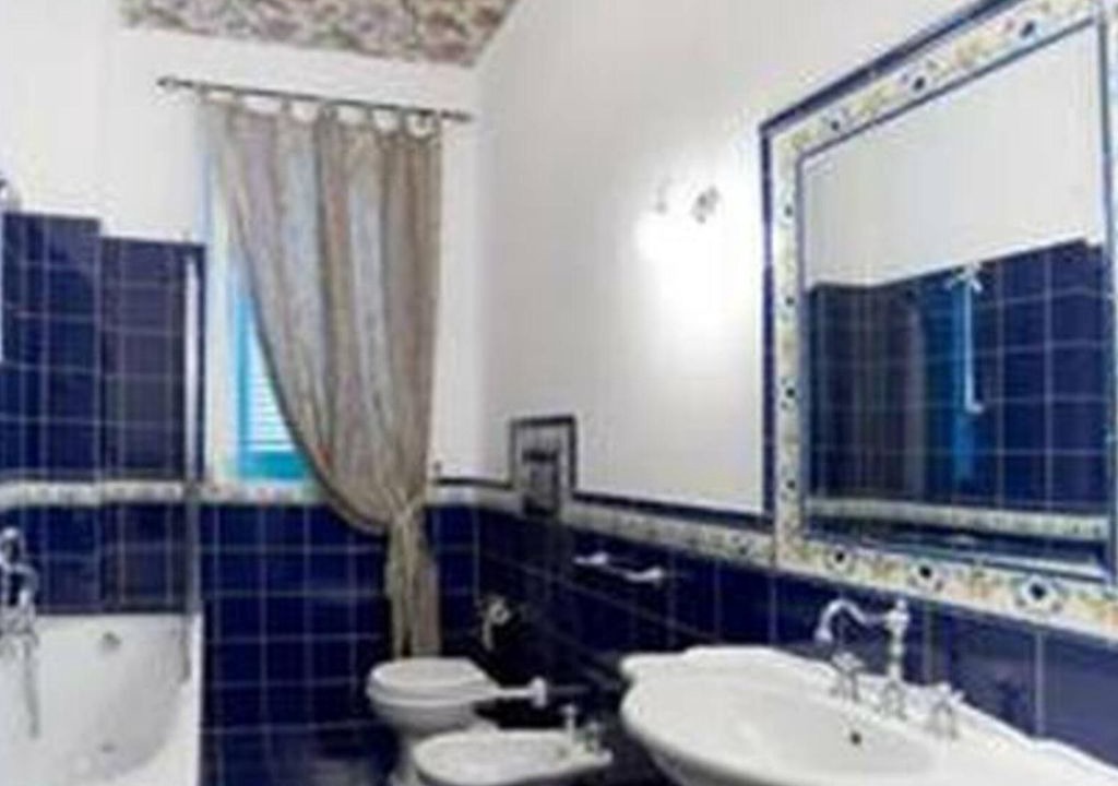 Vico del Gargano Apartment | Camera Rossa-B&b Les Chandelles