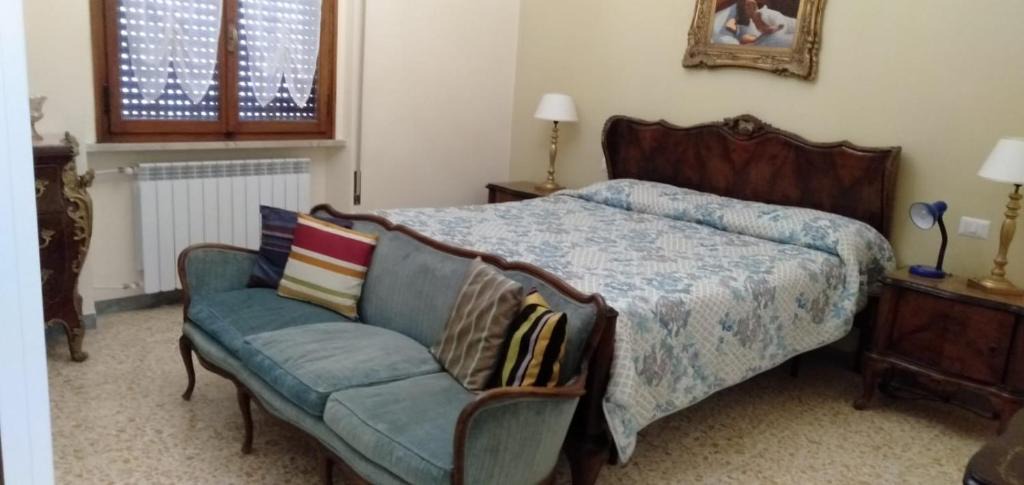 Foligno House | CAMERE VACANZA FOLIGNO LUSITANA T2