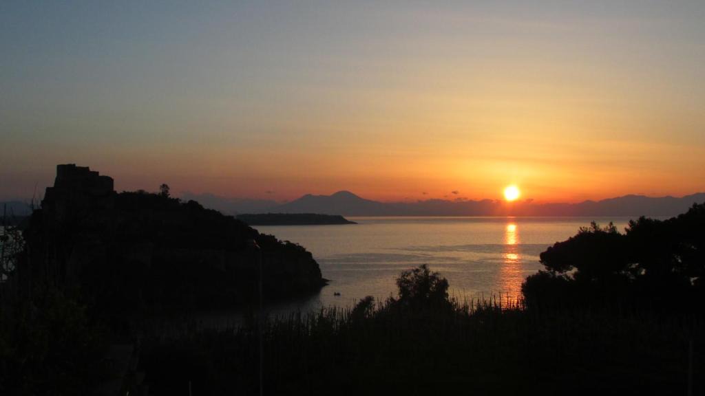 Ischia Ponte House | Cartaromana House