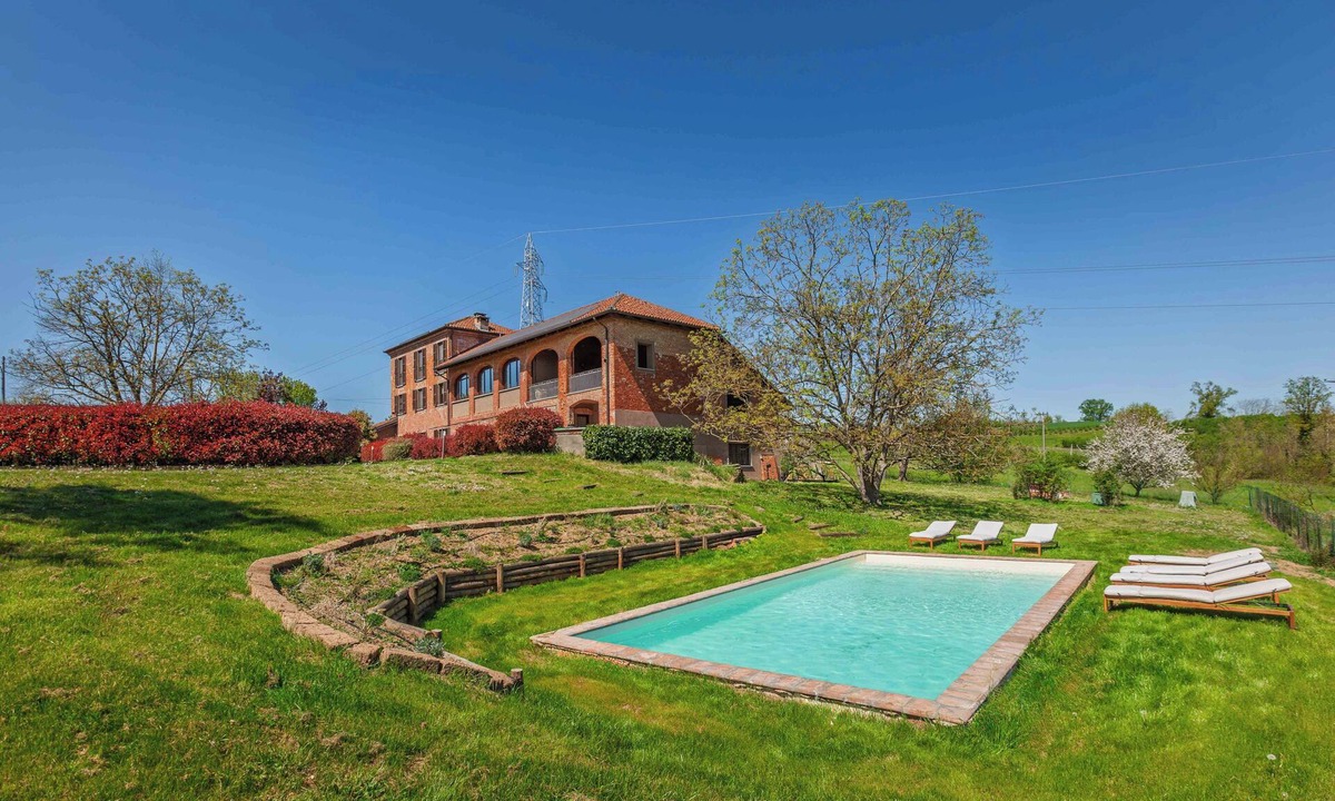 Villafranca dʼAsti Villa | Casa delle Noci - Five Bedroom Villa, Sleeps 15