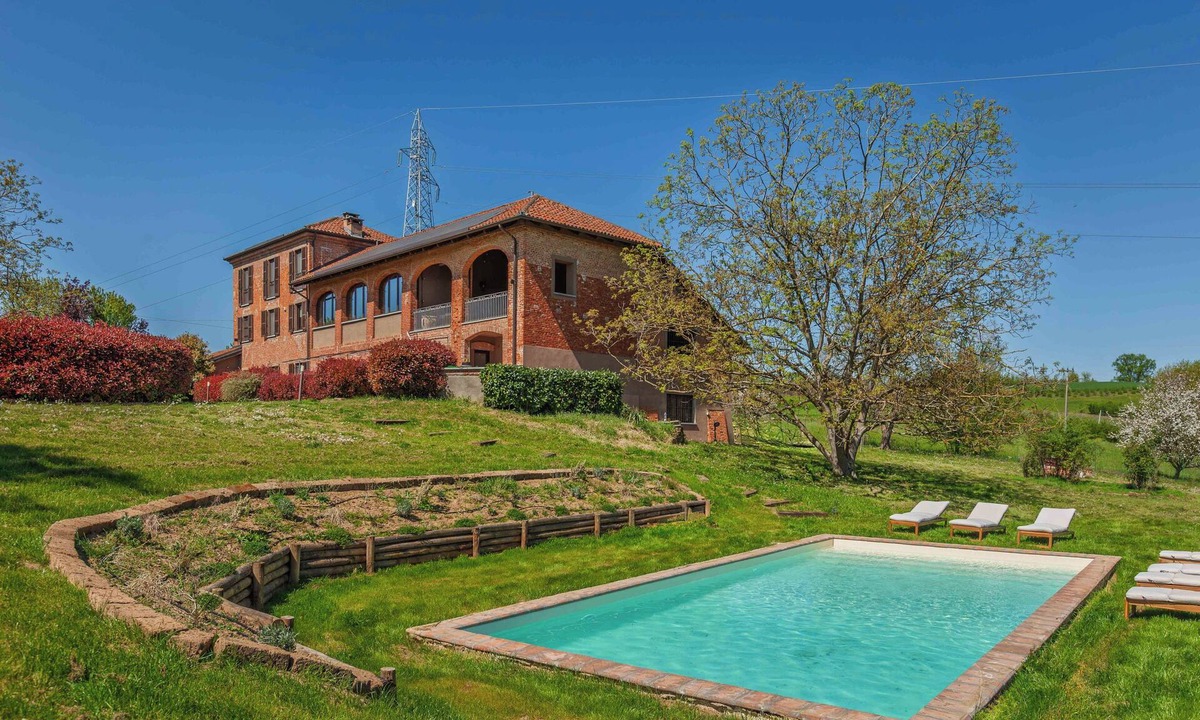 Villafranca dʼAsti Apartment | Casa delle Noci N.1 - Three Bedroom Apartment, Sleeps 8