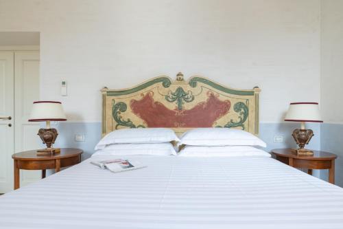 Rione V Ponte Apartment | Casa Giulia by Burghesius