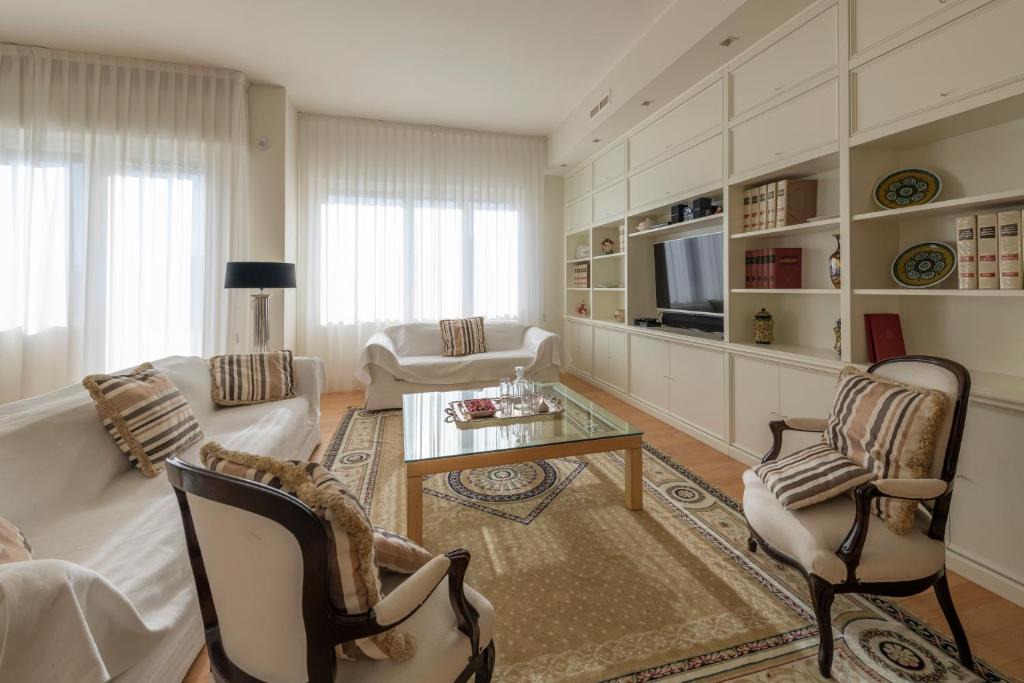 Pesaro Apartment | Casa Gramsci luxury apartment