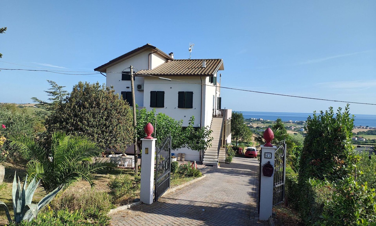 Ponte Sasso Apartment | Casa Meris - Apartment in the hills with sea view near the beach