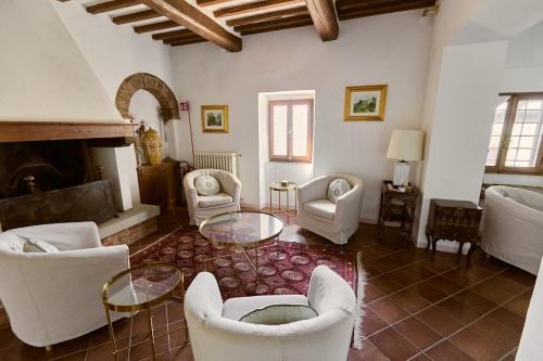 Castiglion Fiorentino Apartment | Casa Napoleone - Tuscan Villa w pool near Cortona