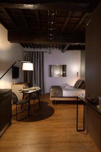 Rione XI Sant'Angelo Apartment | Casa Orchidea