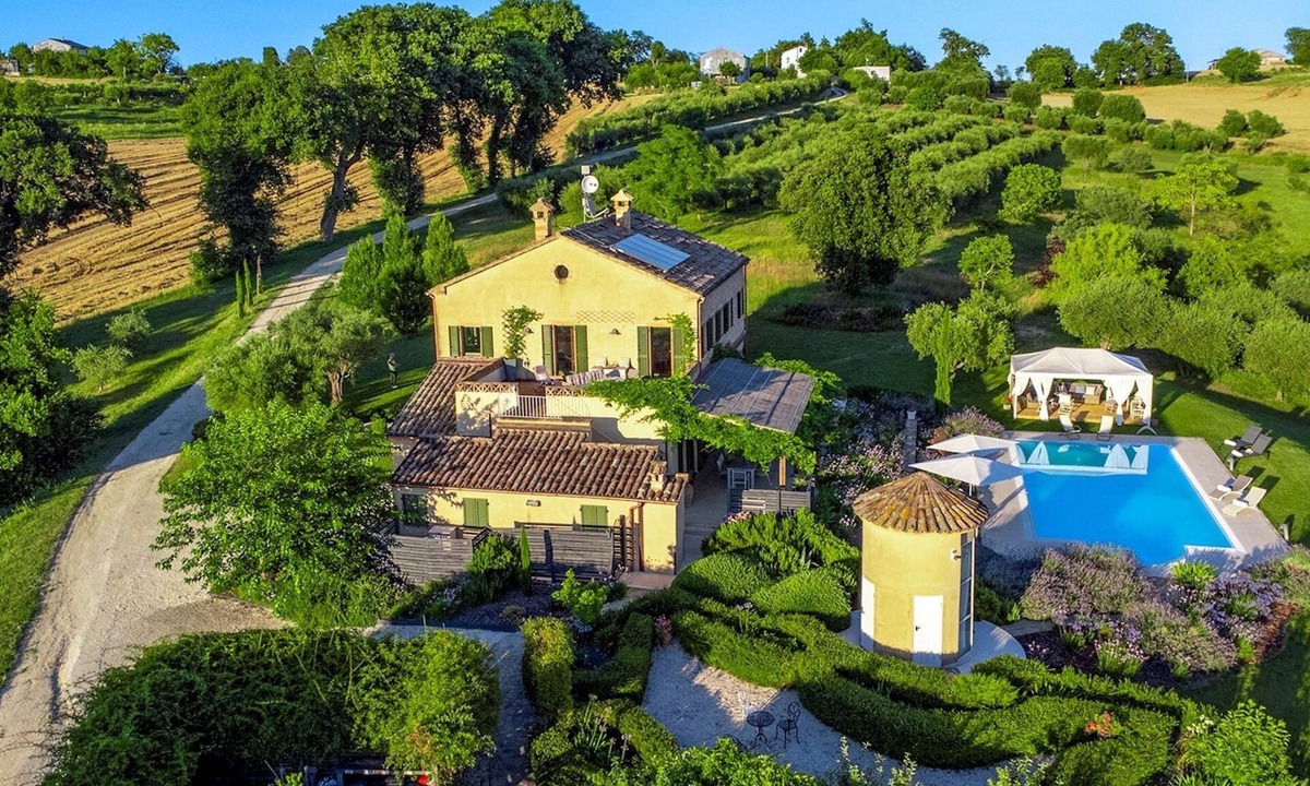 Centofinestre Villa | Casa Sant'Elia 10, Emma Villas