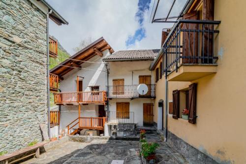 Valprato Soana House | Casa Vacanze con Vista sulla Valle Soana