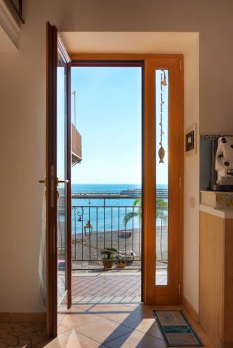 Cetara House | Casa vacanze "Il Baffo e il Mare"