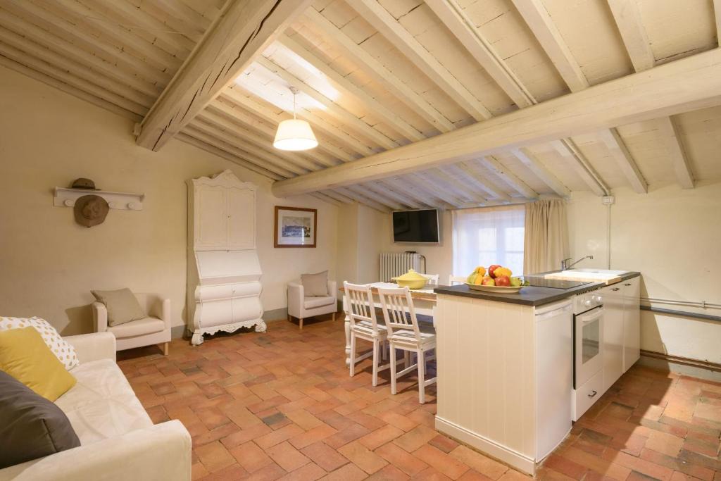 Scheggia Apartment | Casa Vaniglia - Fattoria la Speranza, Case Toscane,
