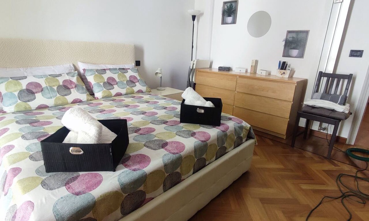 Sestri Ponente Apartment | Casa Vitto: cozy apartment, A/C, Wi-Fi, train station, airport