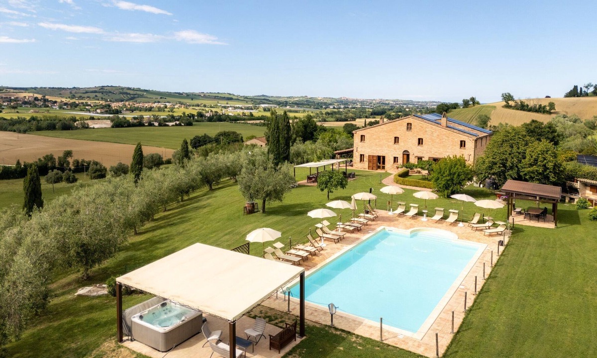 Corinaldo Villa | Casalantico, Villa with pool and Jacuzzi for exclusive use