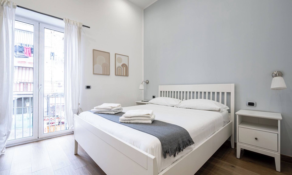 Secondigliano House | CasaRÉ - One Bedroom Guest House, Sleeps 2