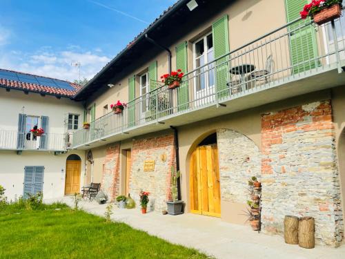Rodello House | Cascina Piandamiane, Dimore di Langa - suite Elvira, country house nella natura delle Langhe