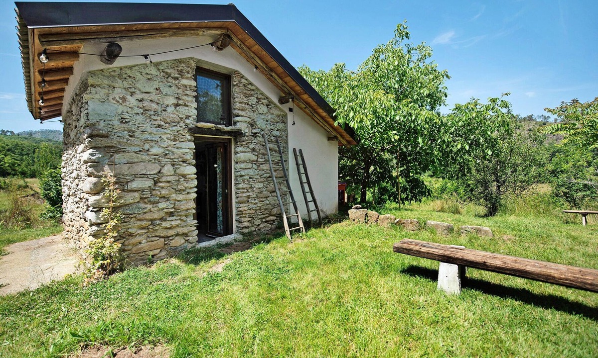 Casaleggio Boiro Cabin | Casetta 'Delle Castagne' with Mountain View, Wi-Fi, and Air Conditioning
