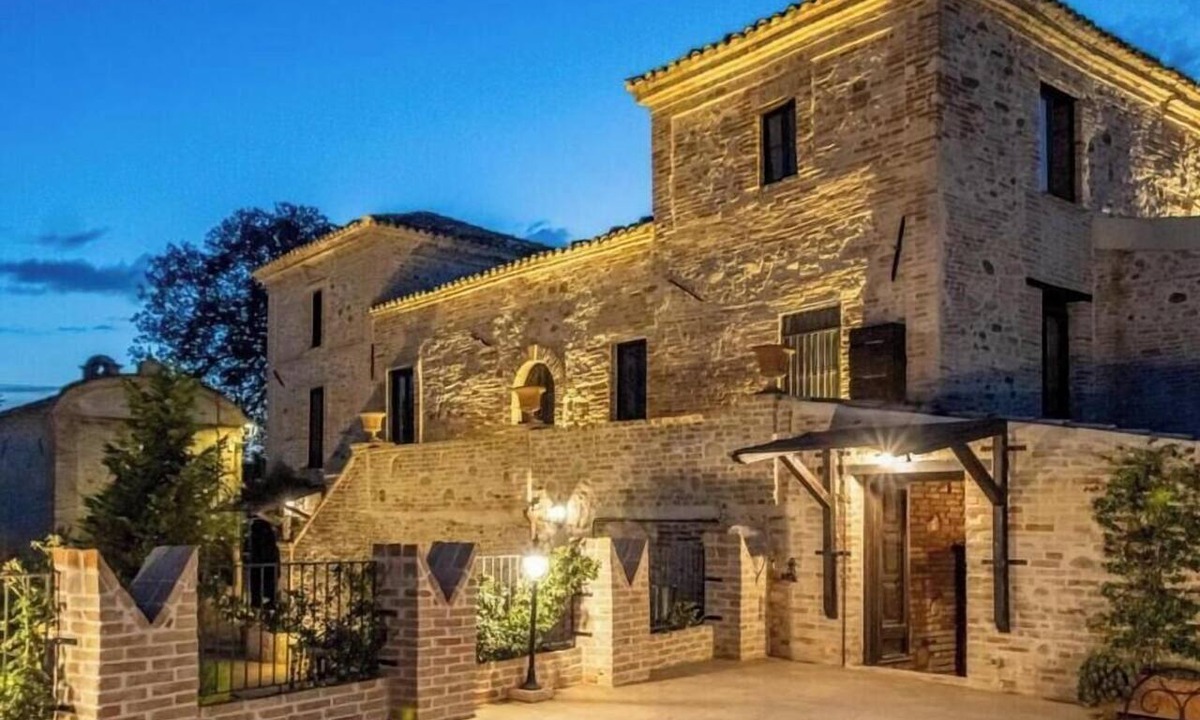 Mosciano Sant'Angelo Bed & Breakfast | Castello di Petecciano