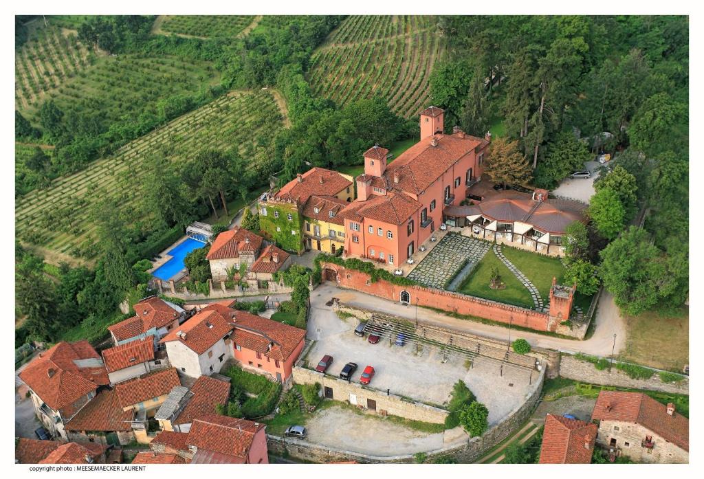 Costigliole Saluzzo Hotel | Castello Rosso