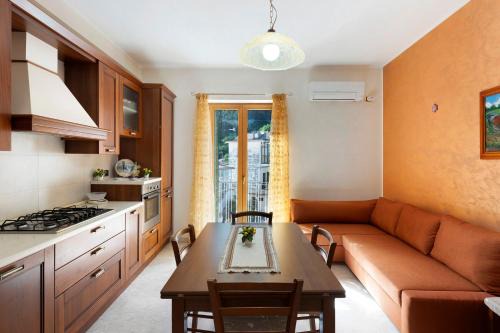Cetara Apartment | Ce Tour - Nonni's Lemon House