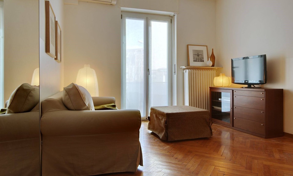 Zona Zara Condo | Central Milan Apartment with a Kitchenette!