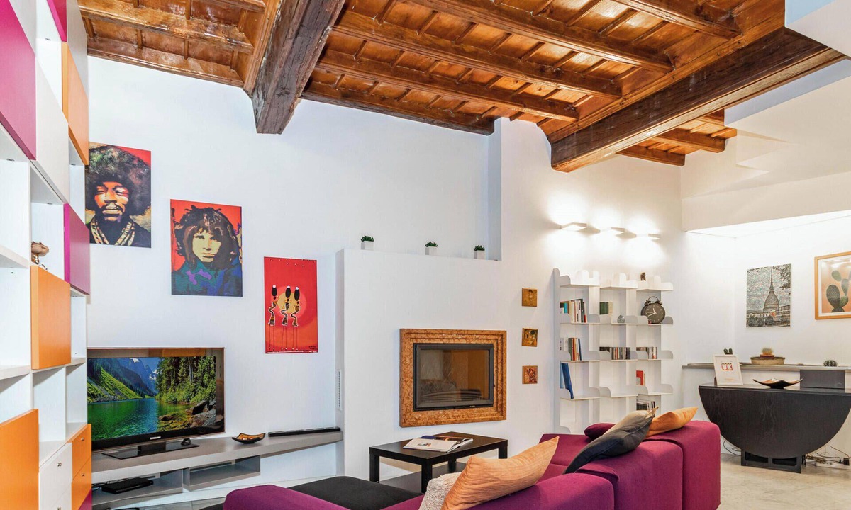 Historic Centre Apartment | Central Pop House by Wonderful Italy