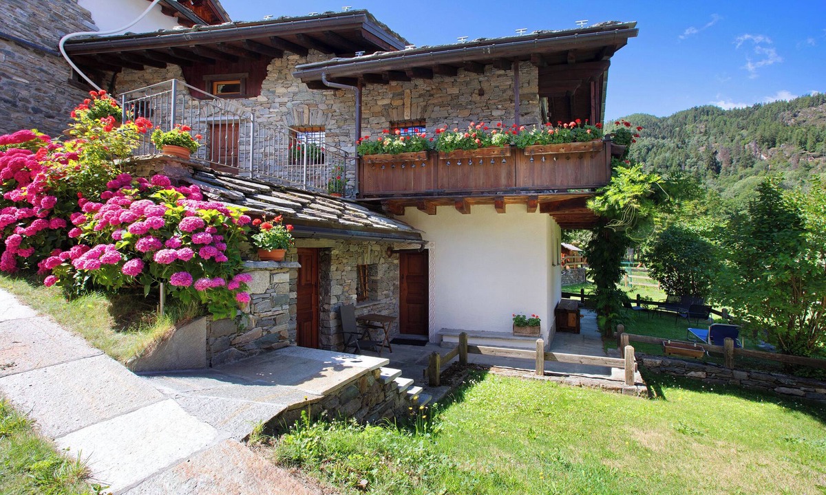 Arvier Ski Chalet | Chalet "1175 - Grand-Haury"
