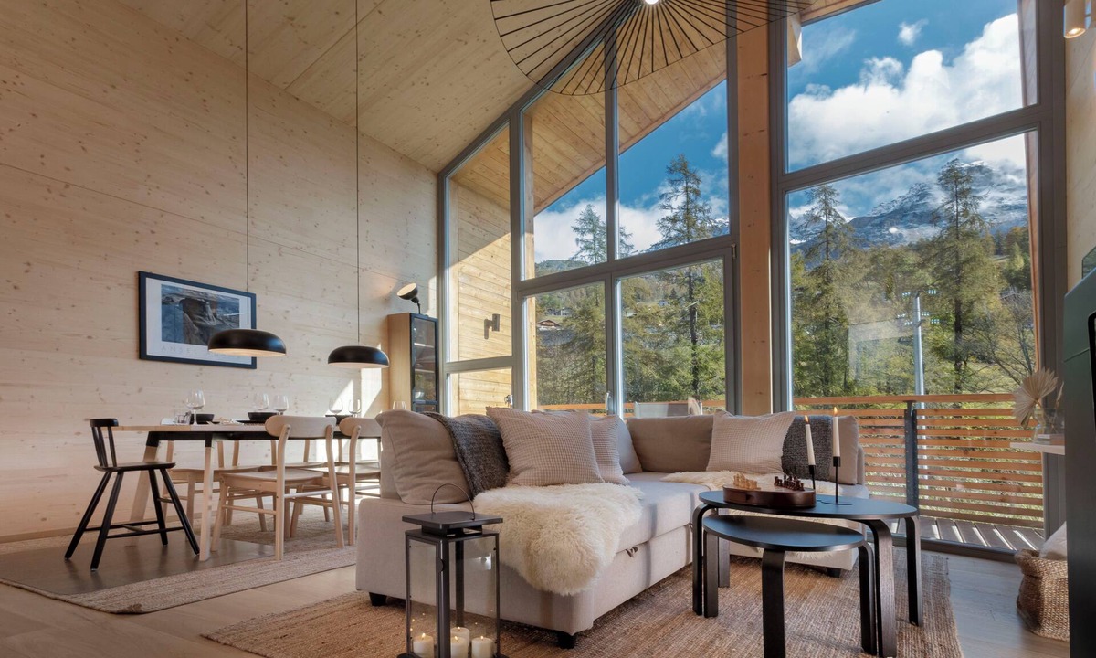 Paquier House | Chalet Northern Lights - Scenic Alpine Retreat