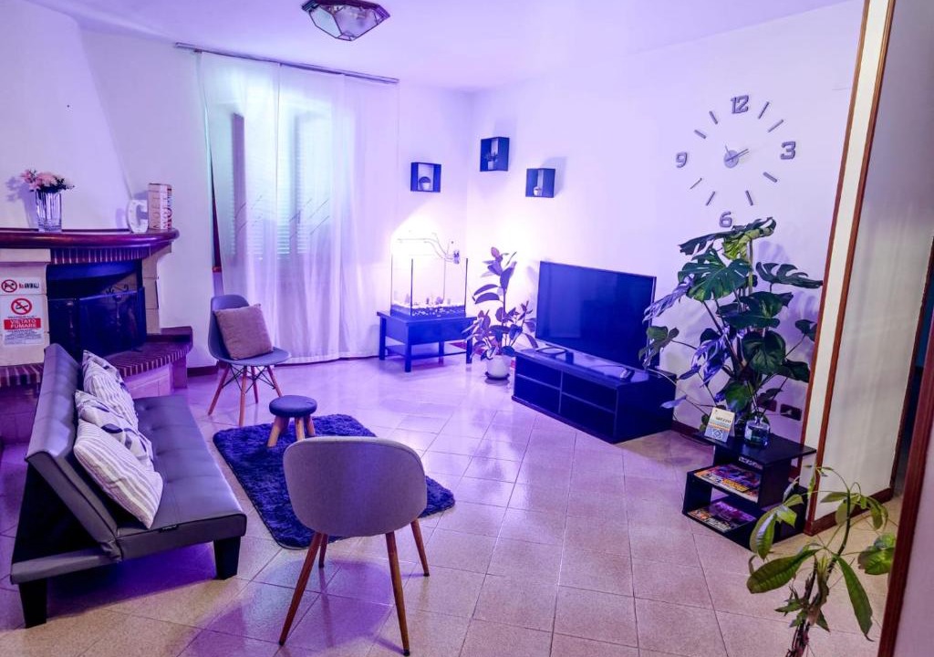 Arezzo Apartment | Charlie's Home Arezzo-Appartamento-B&B Arezzo con Parcheggio privato- Arezzo Città del Natale 2023 - Centro Arezzo Fiere e Congressi- Mercatini Natale Arezzo Casa di Babbo Natale e Villaggio Tirolese 2023