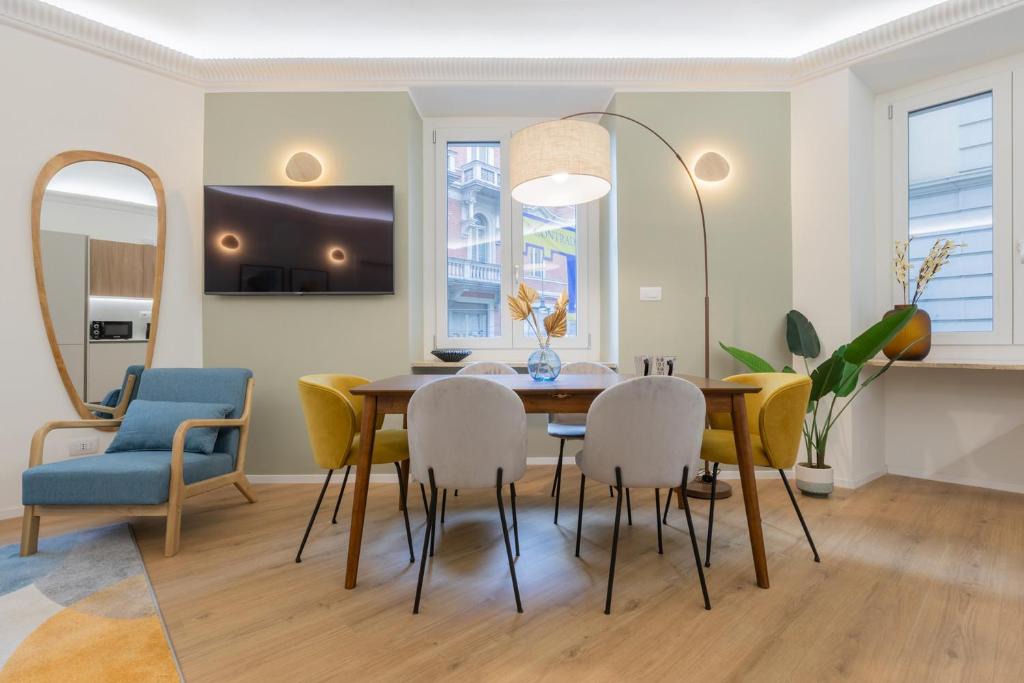 Roman Quarter Apartment | Cheerful Blue Flat by Wonderful Italy