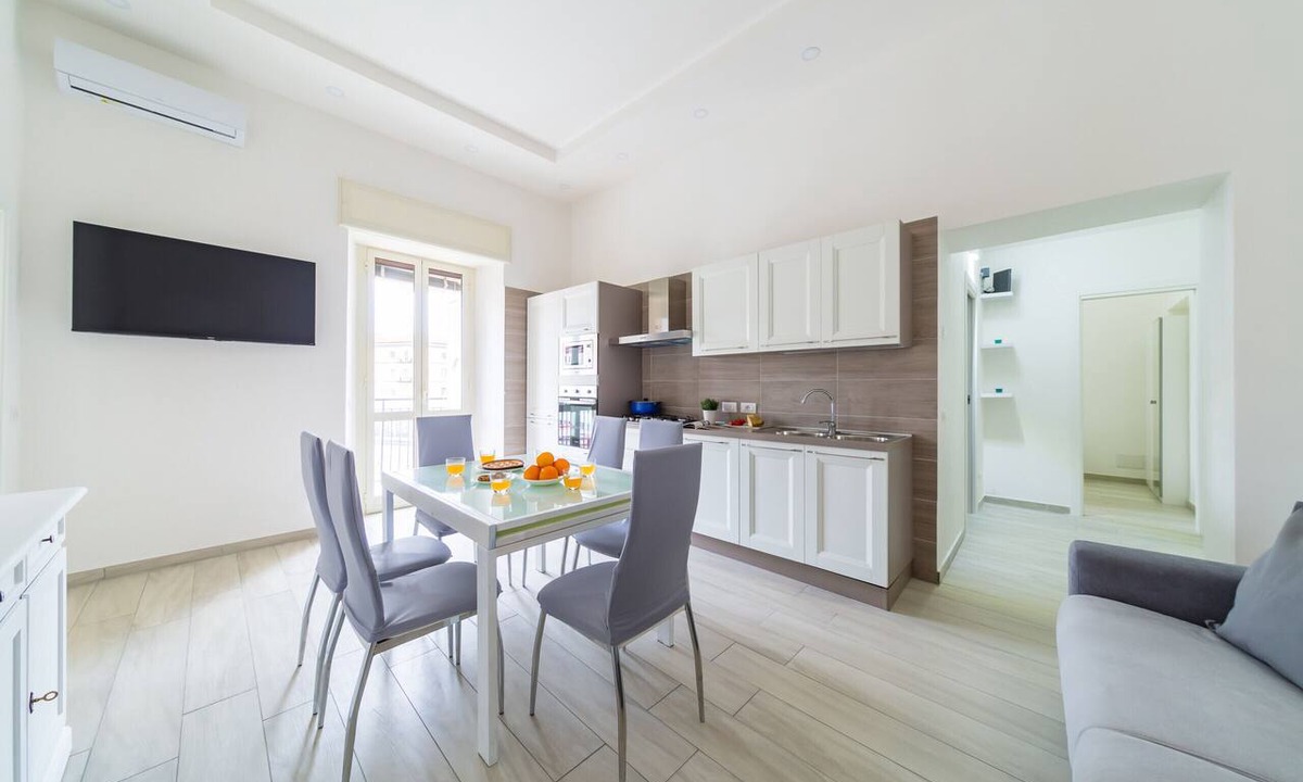 Naples City Centre Apartment | Chiara Modern Apartment by Wonderful Italy