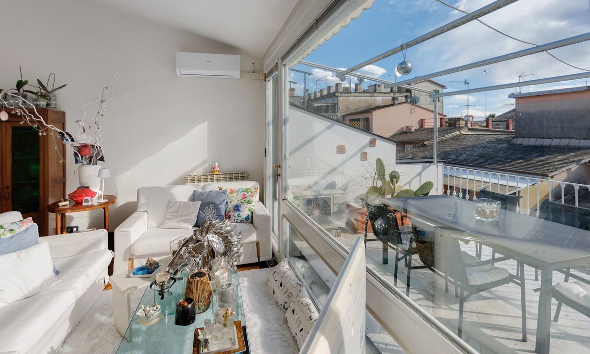 Chiavari Apartment | ‘Chiavari Elegante’ Apartment with Private Terrace, Balcony and Air Conditioning