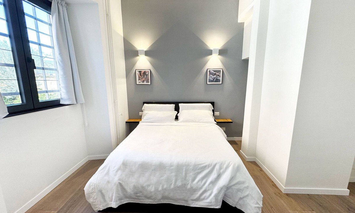 San Lorenzo House | Chic Loft in Central Rome. New amenities. Walking distance from center, 2BR, 2BA
