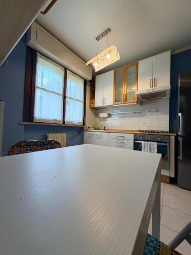 Vercelli Apartment | Chicco Light - Appartamento low cost per soggiorni brevi Vercelli Wi-Fi - Cinelli Apartment