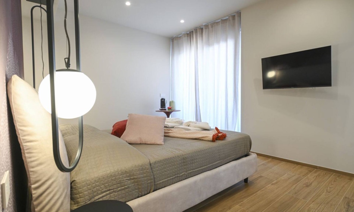 Municipio 3 Apartment | COBALTO Room- Aurisea Luxury Stays