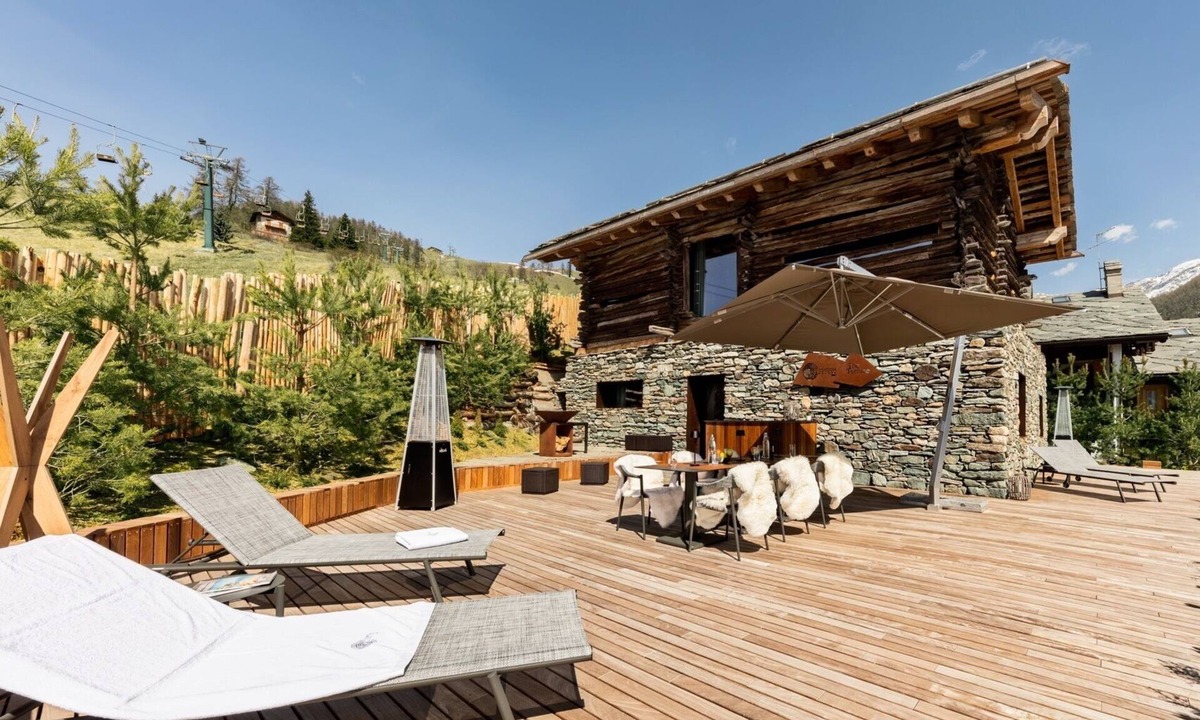 Chamois Ski Chalet | Cocoon Deluxe Luxury Chalet - PrivateChef, Spa, Daily Housekeeping