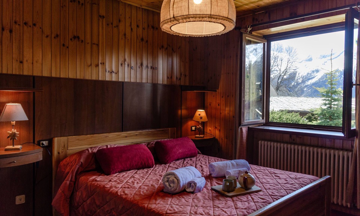 Gimillan Apartment | Cogne Mountain Apartment - Garden and View