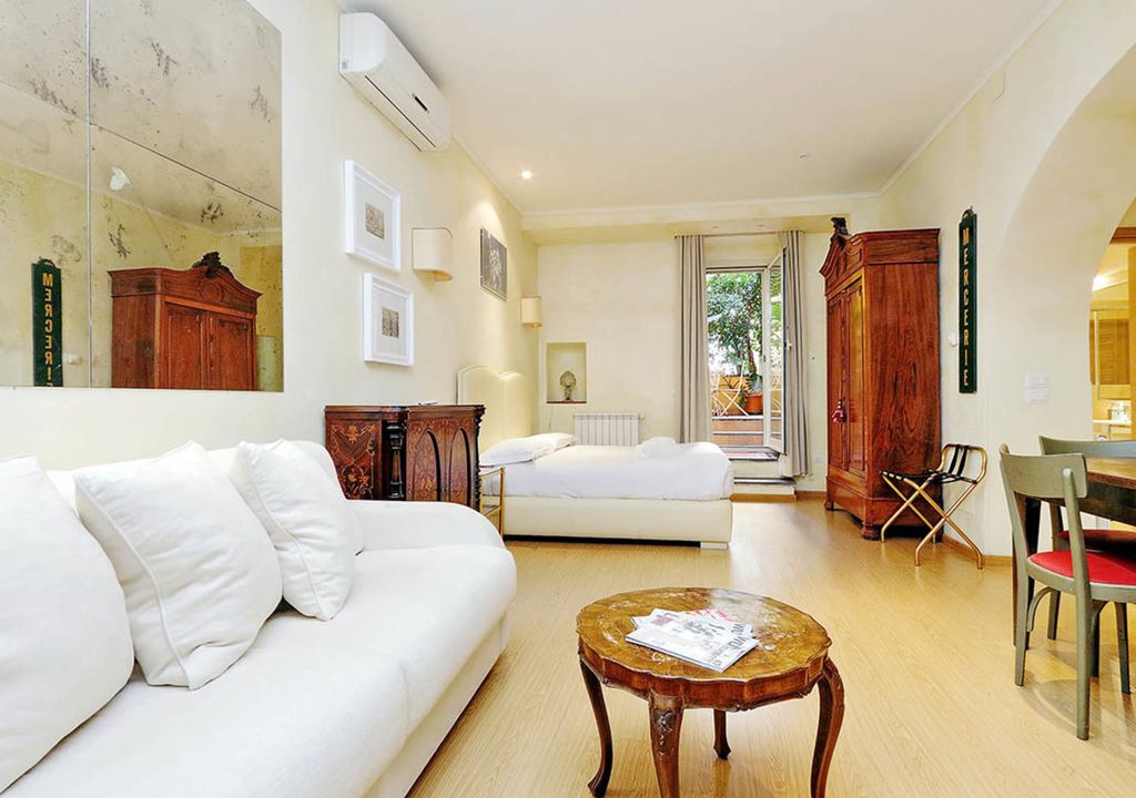 Rione VII Regola Apartment | Conservatorio Studio Apartment