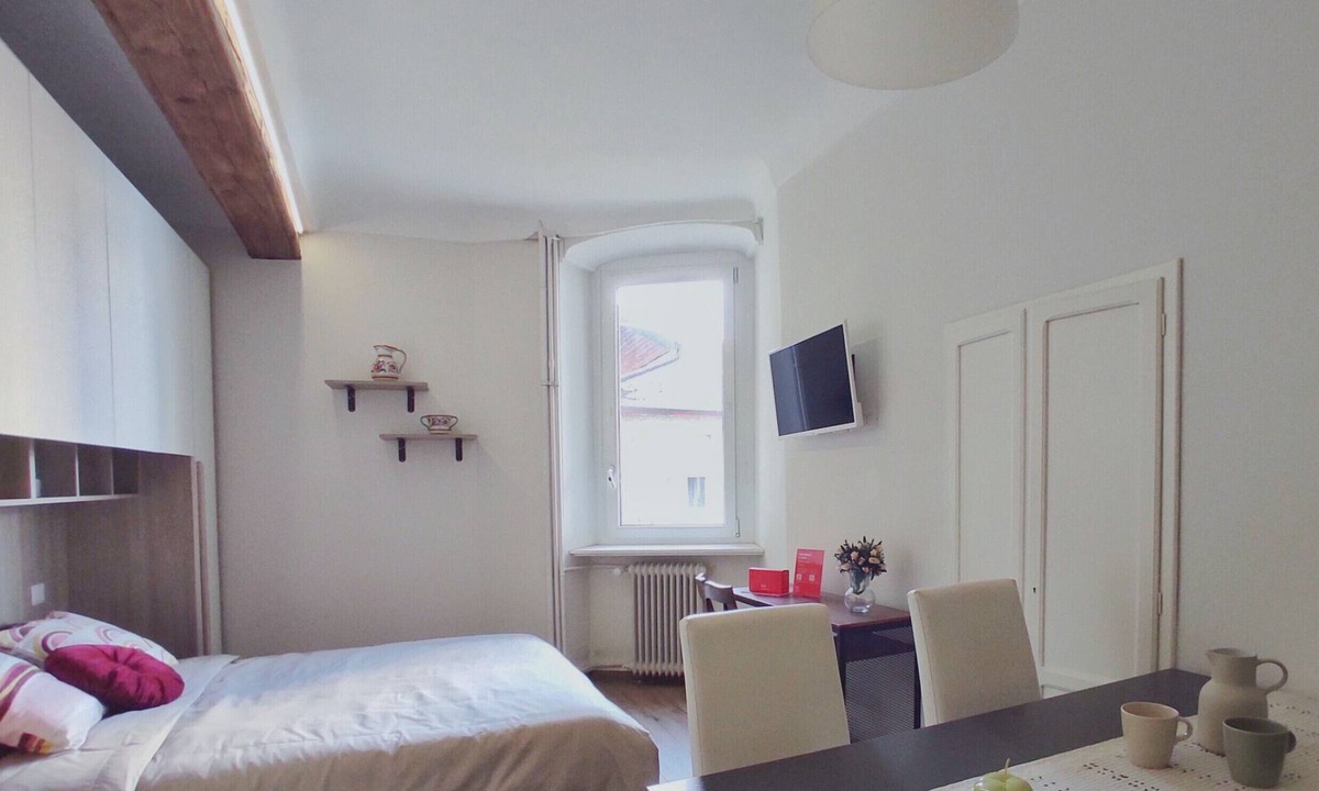 Historic Centre Apartment | Conte Verde Studio 11 by Wonderful Italy