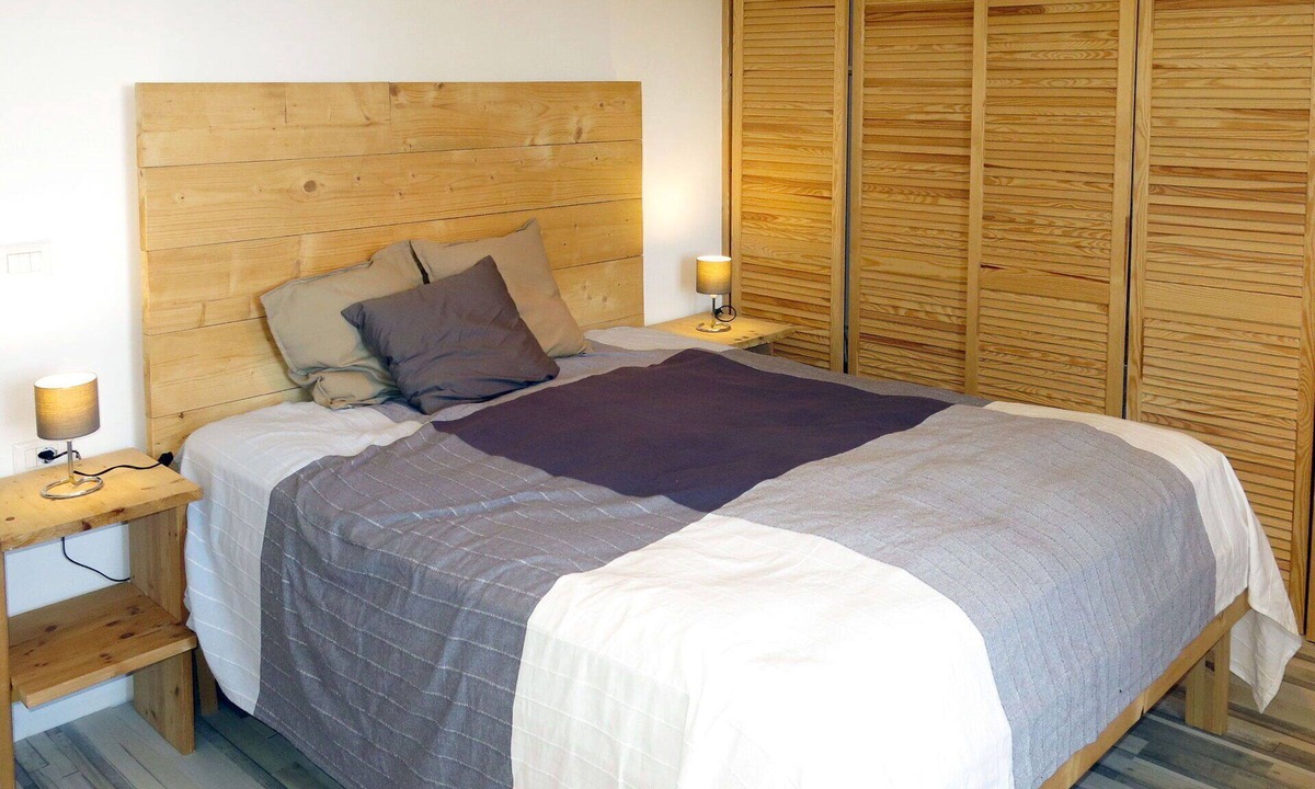 Cologna Spiaggia Villa | Cosy apartment in villa with hot tub, pool, WIFI, A/C, TV, patio, pets allowed and panoramic view