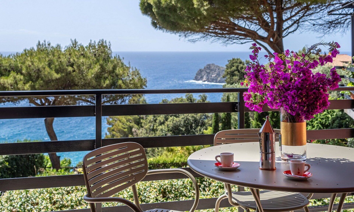 Monte Argentario Apartment | Cosy apartment for 4 people with WIFI, A/C, pool, TV, balcony and panoramic view
